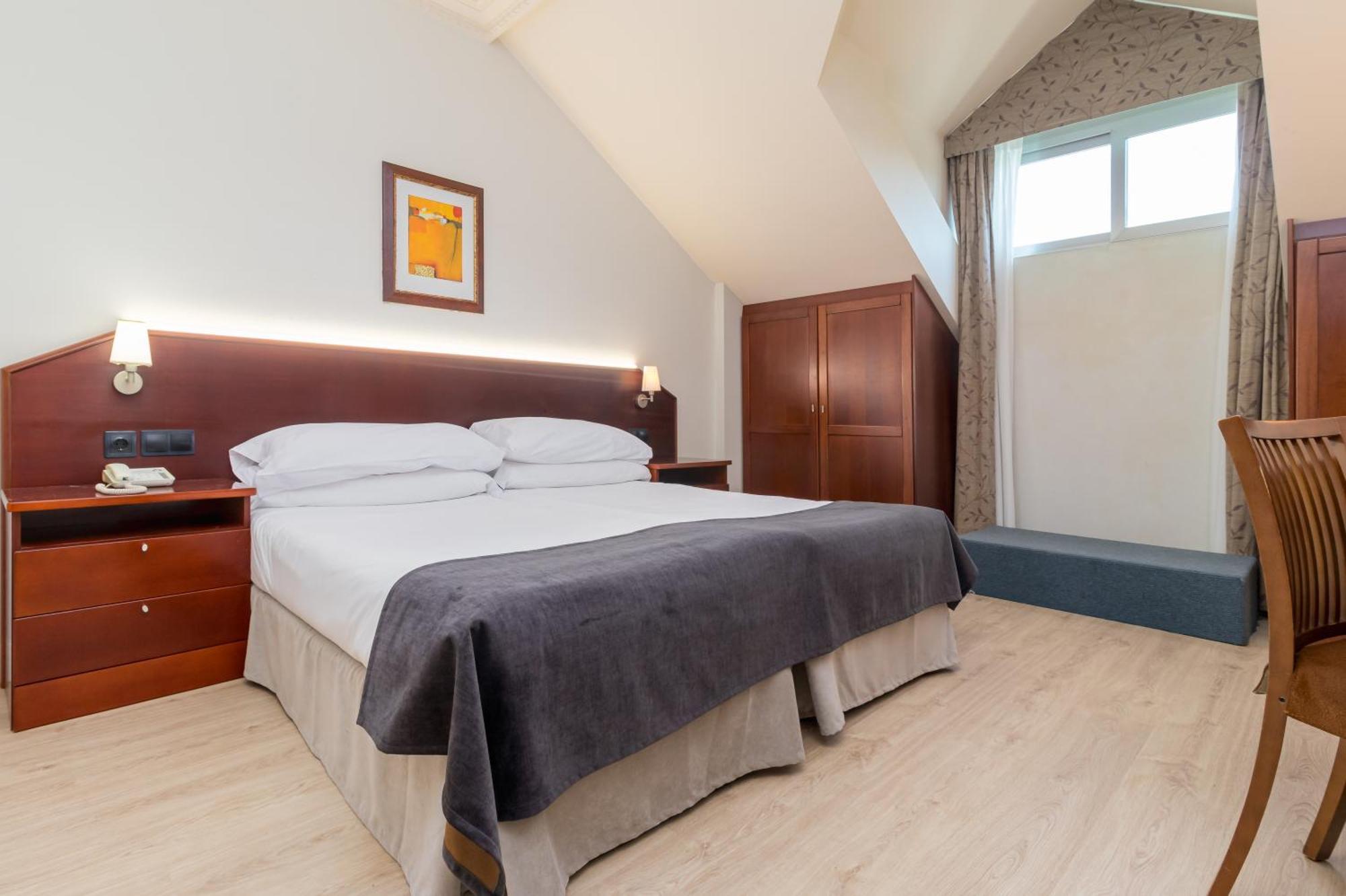 Hotel Milagros Golf Mogro Exteriör bild